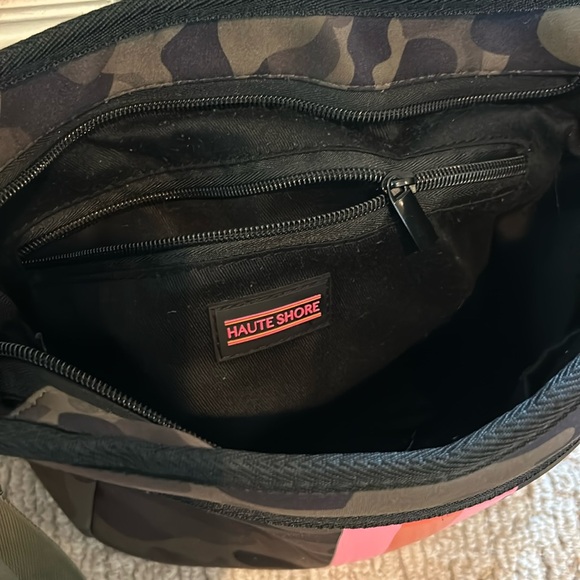 Haute Shore Blake Showoff Neoprene bag - Picture 2 of 4